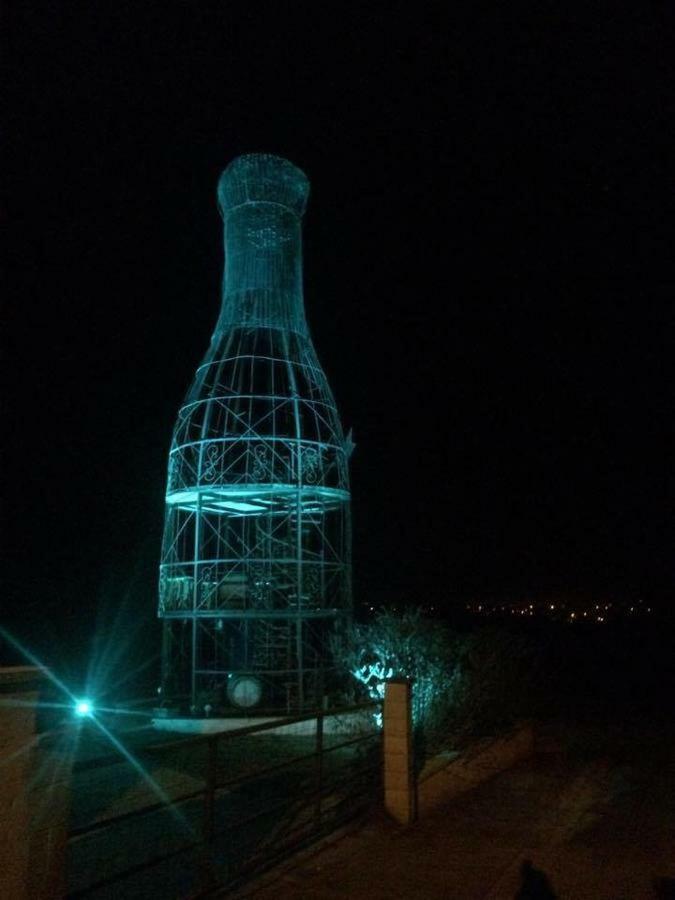 לינה וארוחת בוקר Romery  Roulotte La Dominique מראה חיצוני תמונה
